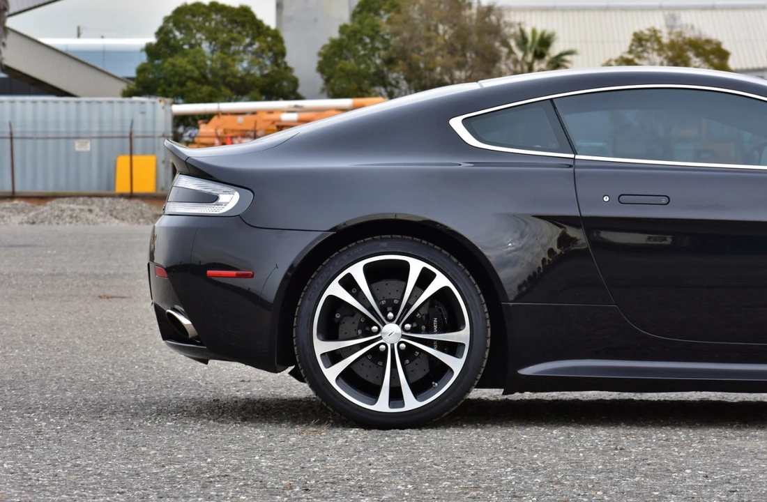 2011 Aston Martin V12 Vantage (2010-2018) - Image 21 of 31
