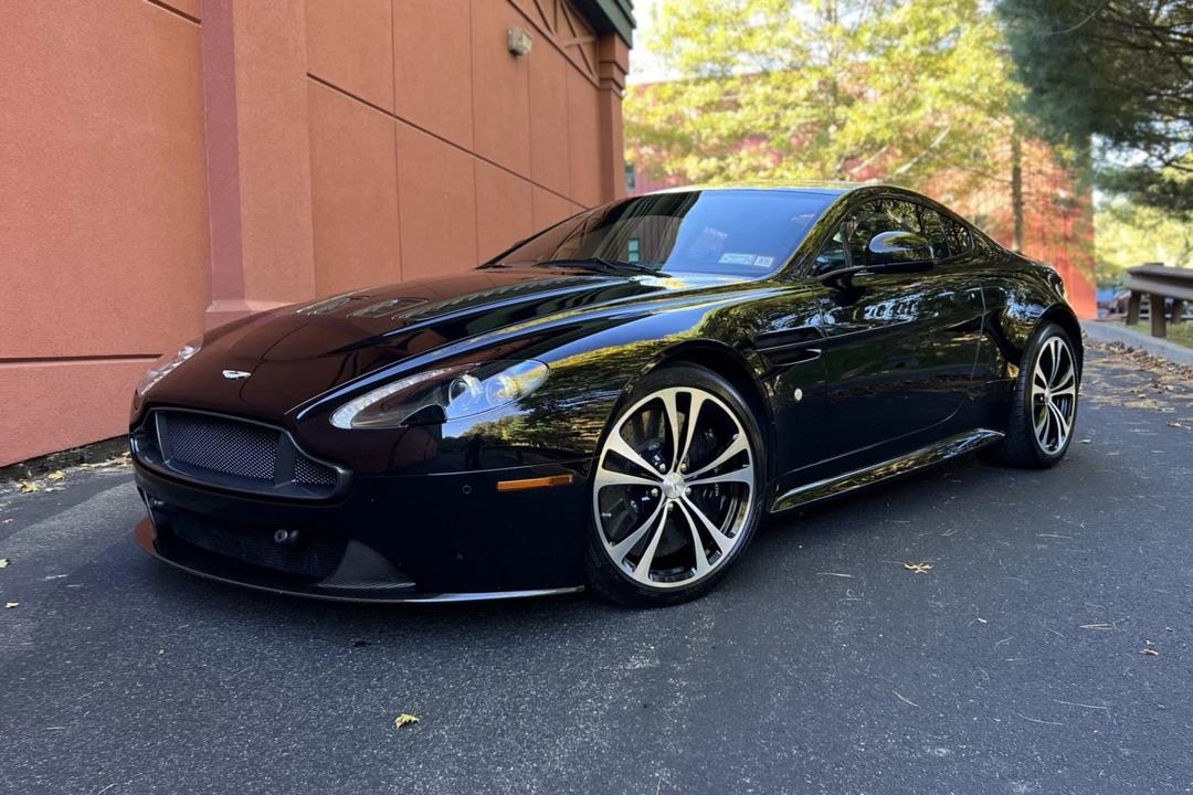 2011 Aston Martin V12 Vantage (2010-2018) - Image 1 of 31