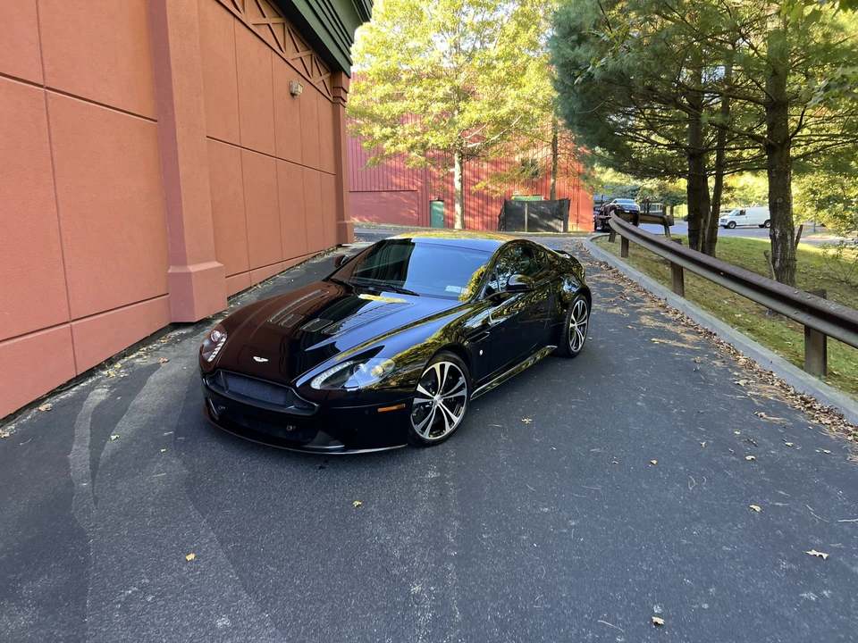 2011 Aston Martin V12 Vantage (2010-2018) - Image 7 of 31