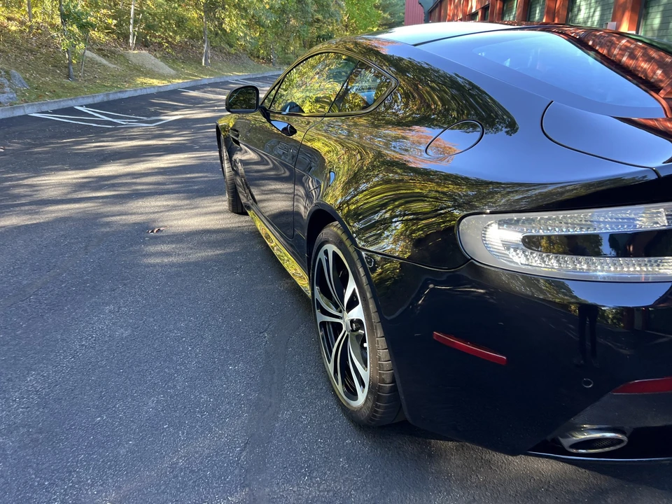 2011 Aston Martin V12 Vantage (2010-2018) - Image 31 of 31
