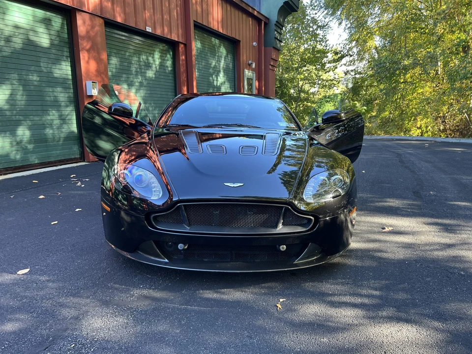 2011 Aston Martin V12 Vantage (2010-2018) - Image 15 of 31