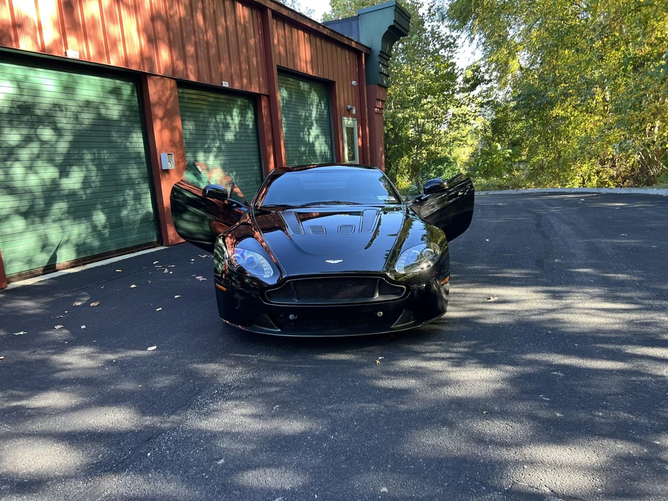 2011 Aston Martin V12 Vantage (2010-2018) - Image 16 of 31