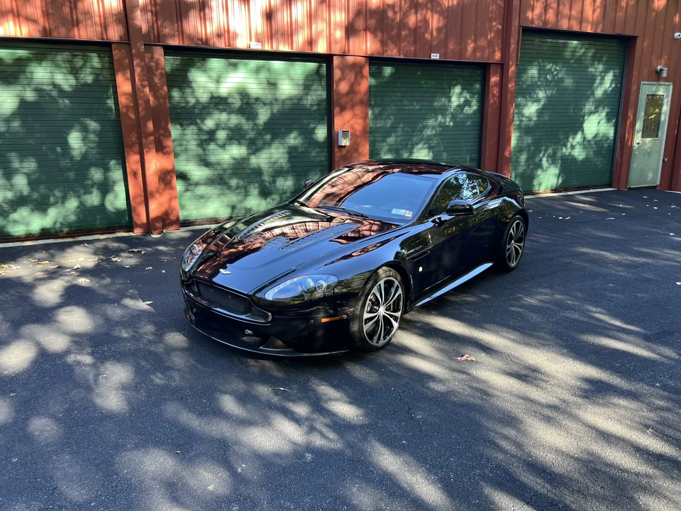2011 Aston Martin V12 Vantage (2010-2018) - Image 9 of 31