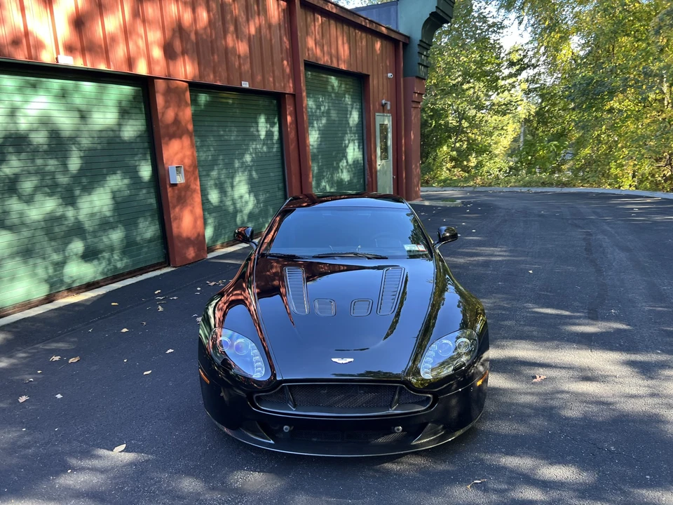 2011 Aston Martin V12 Vantage (2010-2018) - Image 10 of 31