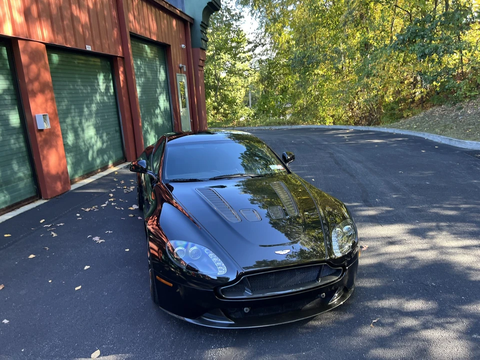 2011 Aston Martin V12 Vantage (2010-2018) - Image 11 of 31