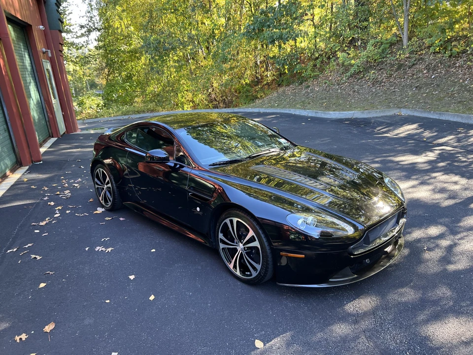 2011 Aston Martin V12 Vantage (2010-2018) - Image 13 of 31