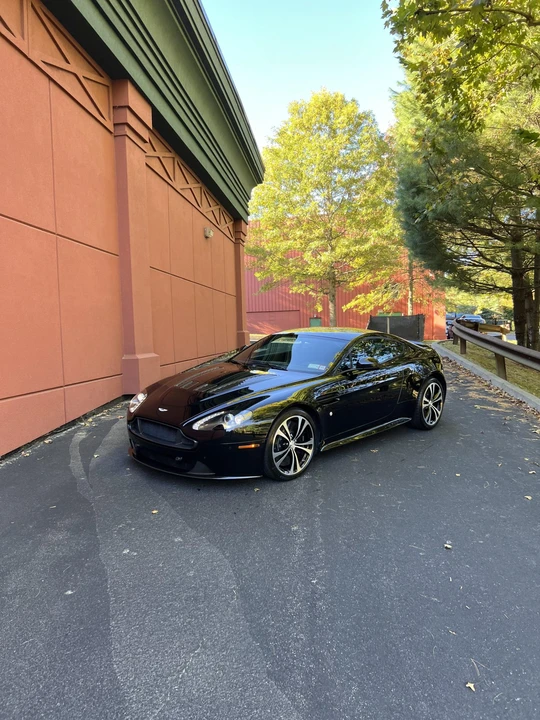 2011 Aston Martin V12 Vantage (2010-2018) - Image 3 of 31