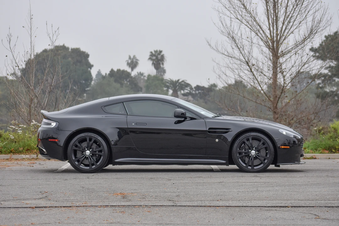 2011 Aston Martin V12 Vantage (2010-2018) - Image 11 of 31