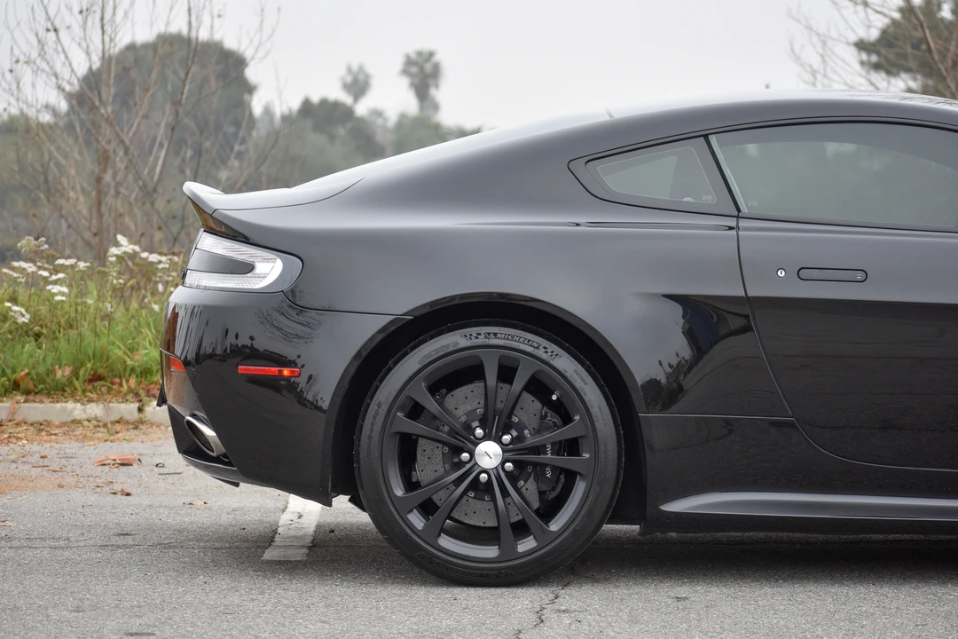 2011 Aston Martin V12 Vantage (2010-2018) - Image 20 of 31
