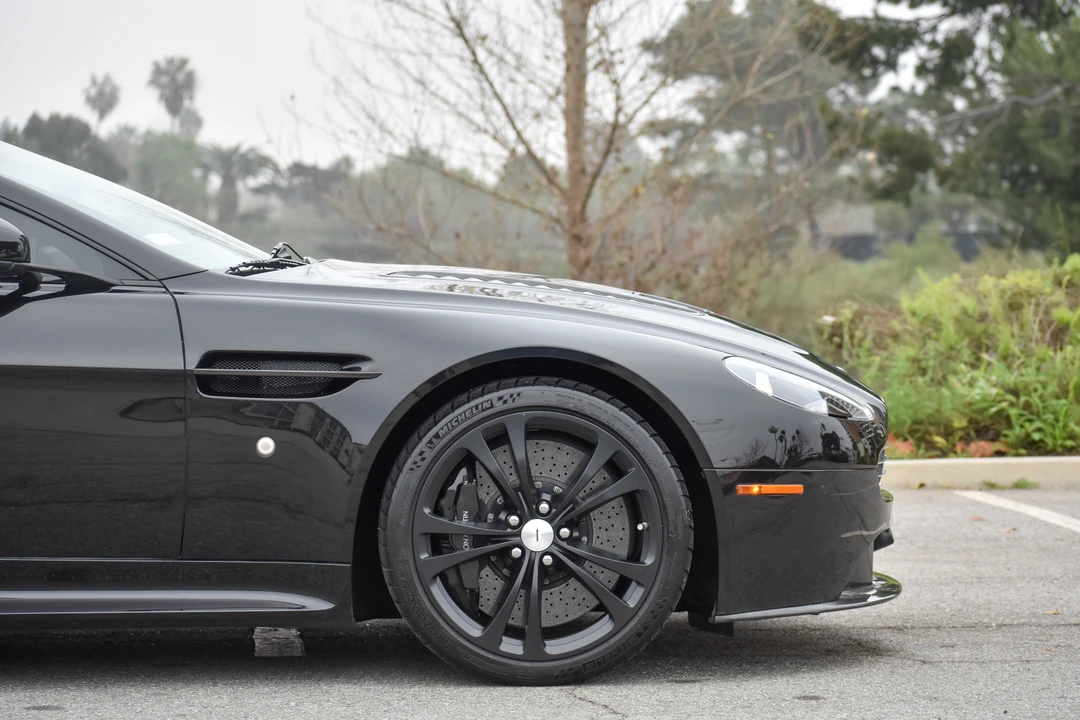 2011 Aston Martin V12 Vantage (2010-2018) - Image 21 of 31