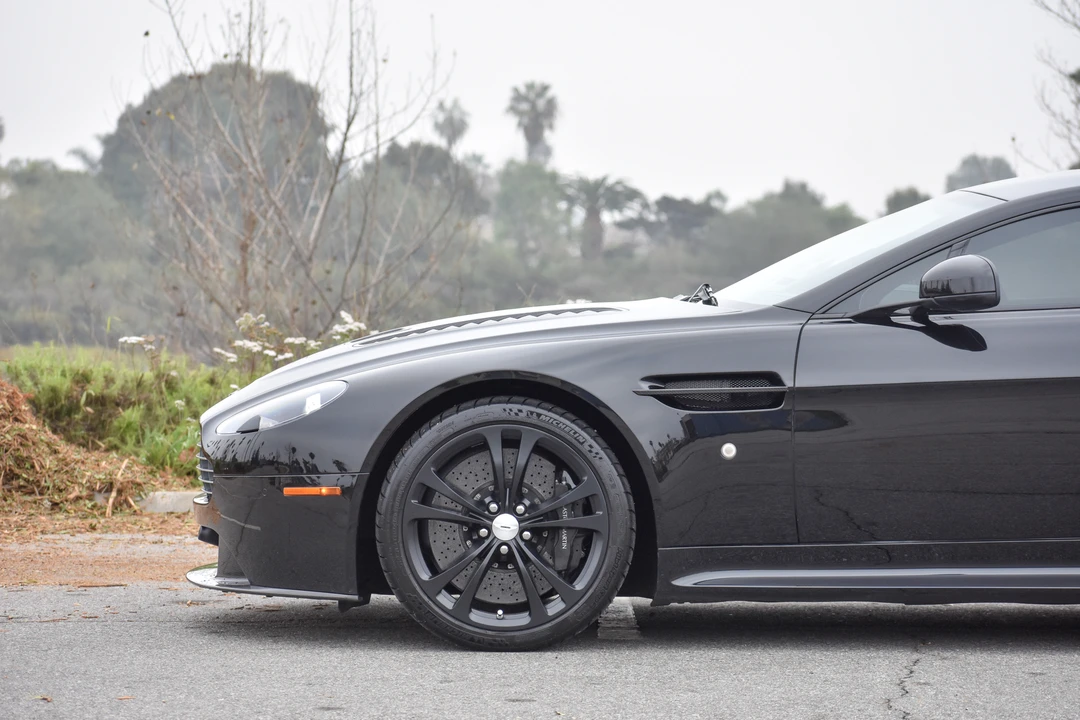 2011 Aston Martin V12 Vantage (2010-2018) - Image 18 of 31