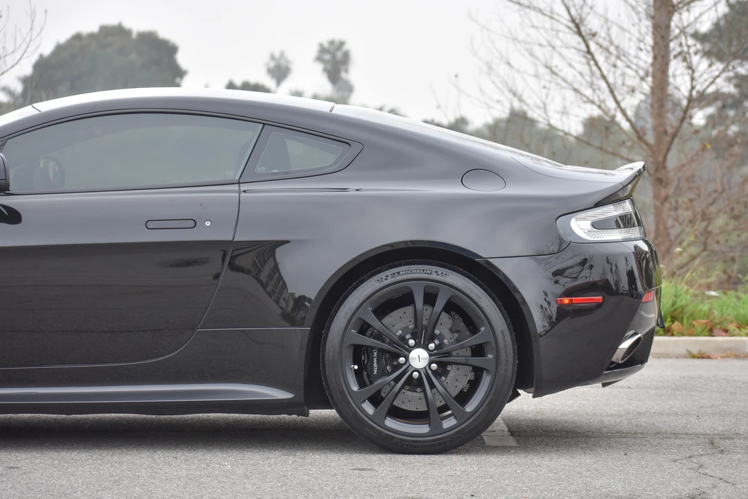 2011 Aston Martin V12 Vantage (2010-2018) - Image 19 of 31