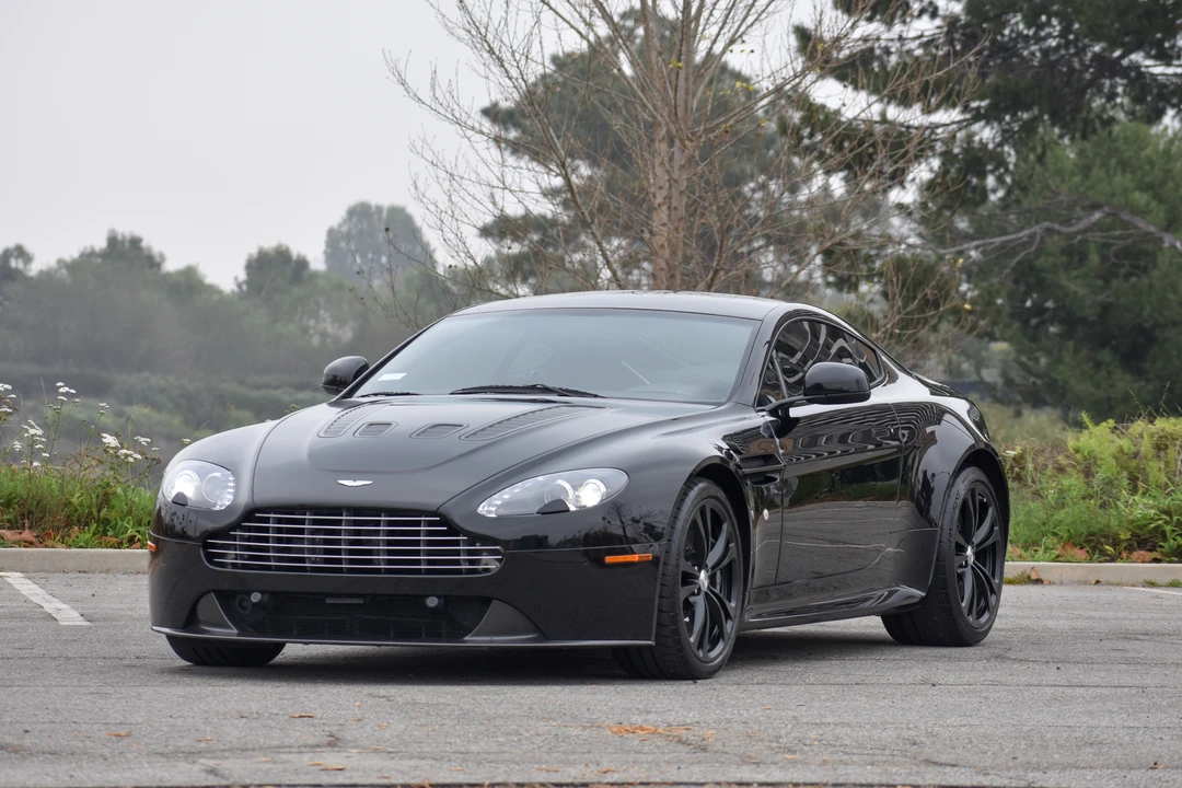 2011 Aston Martin V12 Vantage (2010-2018) - Image 5 of 31