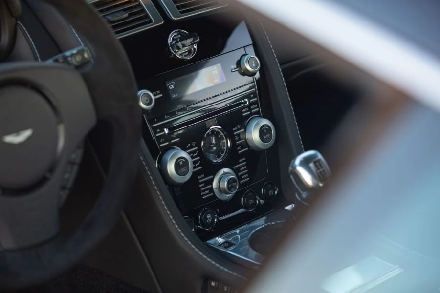 2011 Aston Martin V12 Vantage (2010-2018) - Image 19 of 31