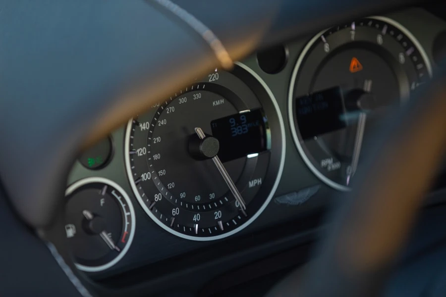 2011 Aston Martin V12 Vantage (2010-2018) - Image 27 of 31