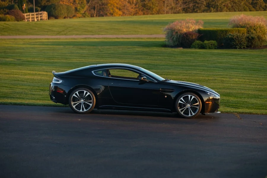 2011 Aston Martin V12 Vantage (2010-2018) - Image 7 of 31