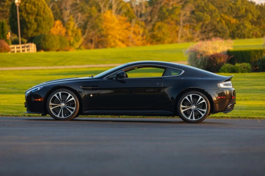 2011 Aston Martin V12 Vantage (2010-2018) - Image 2 of 31