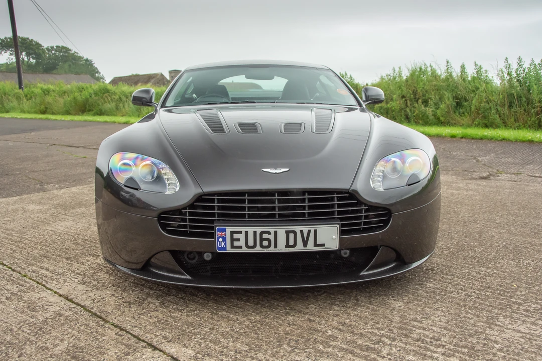 2011 Aston Martin Vantage - Image 2 of 31