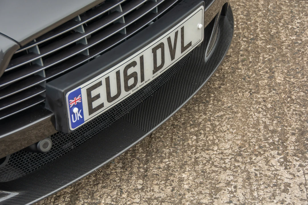 2011 Aston Martin Vantage - Image 14 of 31