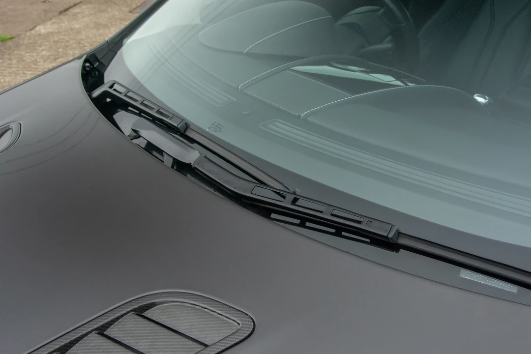 2011 Aston Martin Vantage - Image 21 of 31