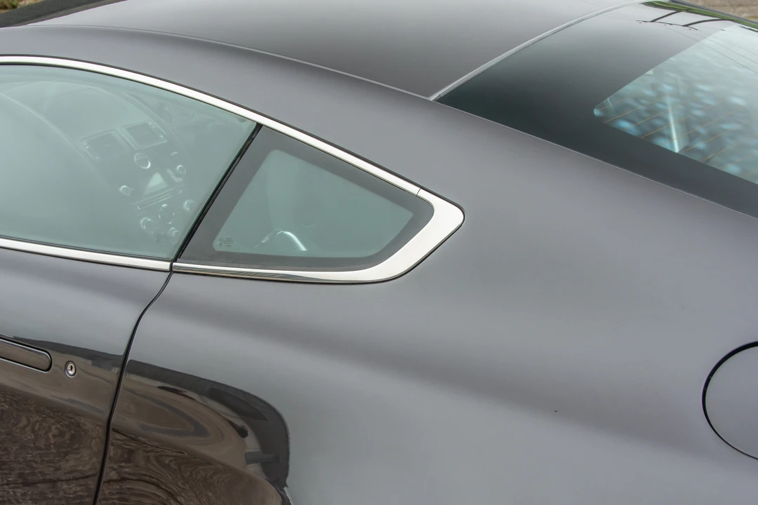 2011 Aston Martin Vantage - Image 23 of 31
