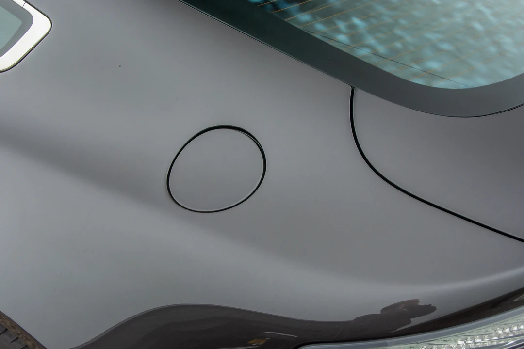 2011 Aston Martin Vantage - Image 24 of 31