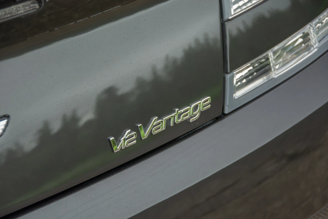 2011 Aston Martin Vantage - Image 29 of 31