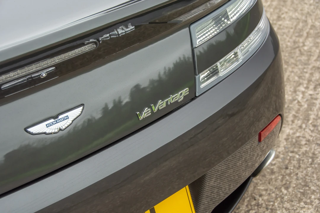2011 Aston Martin Vantage - Image 30 of 31