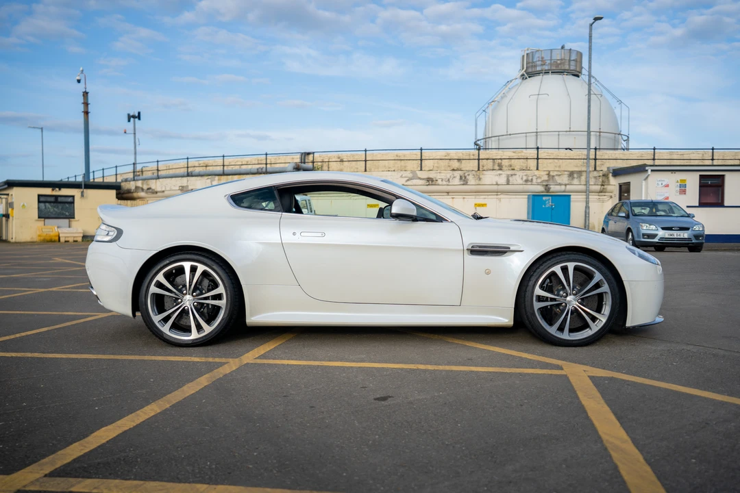 2011 Aston Martin V12 Vantage (2010-2018) - Image 5 of 31