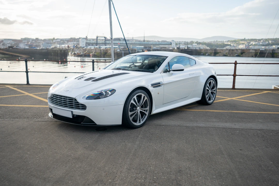 2011 Aston Martin V12 Vantage (2010-2018) - Image 3 of 31