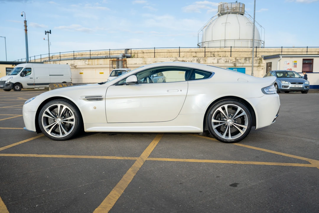 2011 Aston Martin V12 Vantage (2010-2018) - Image 9 of 31