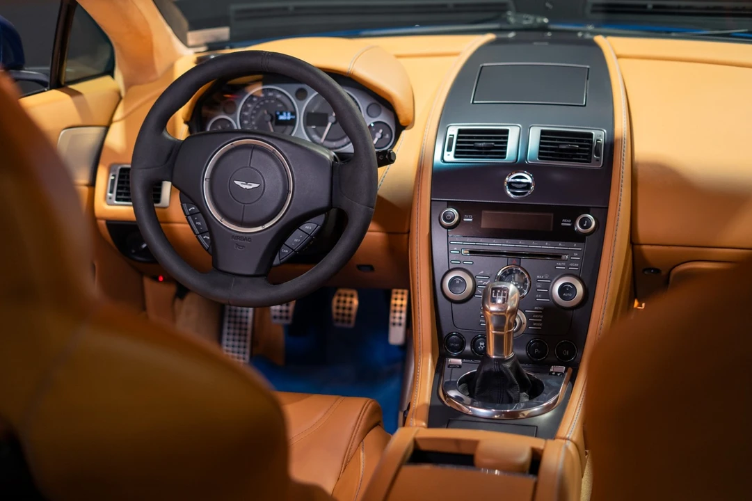 2011 Aston Martin Vantage - Image 6 of 31