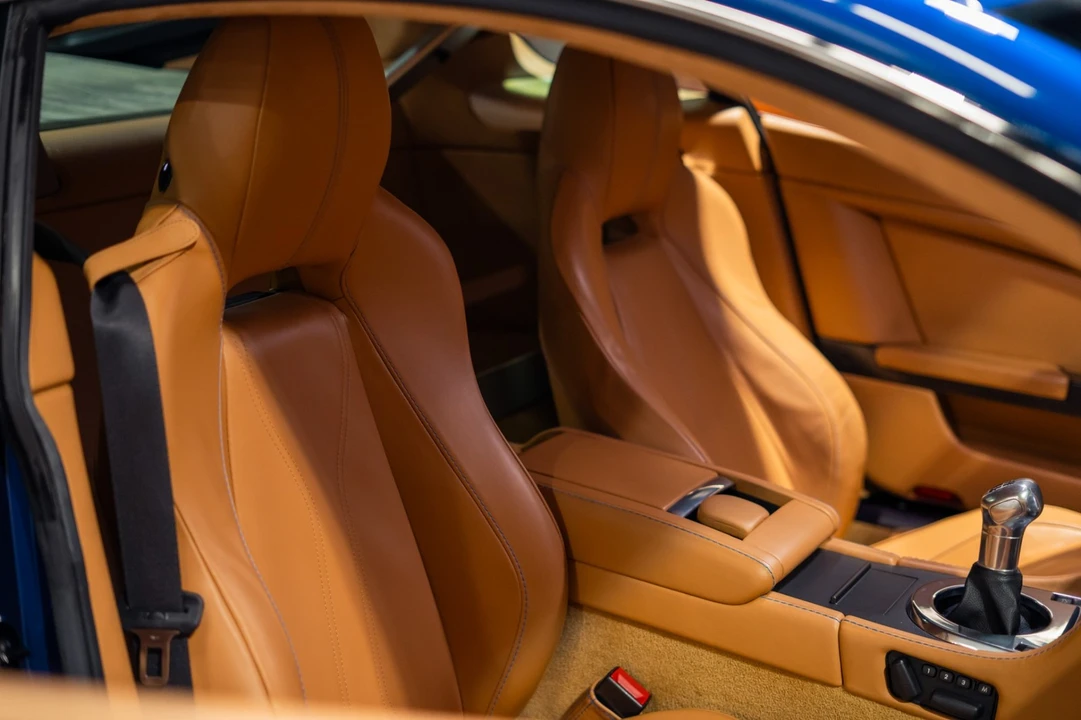2011 Aston Martin Vantage - Image 7 of 31