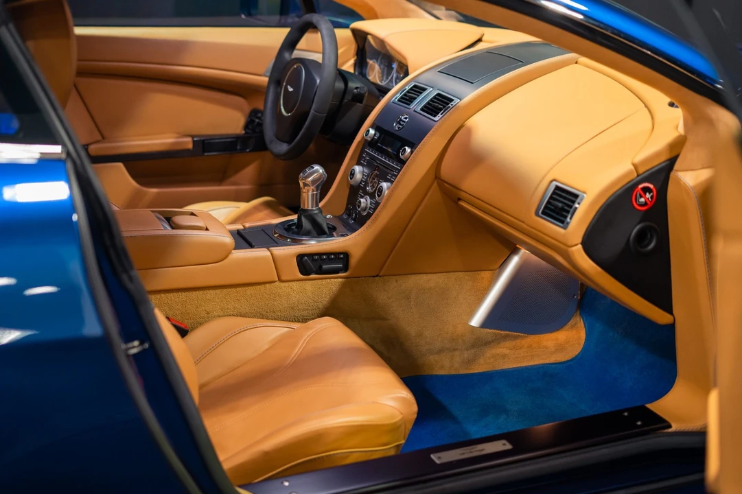 2011 Aston Martin Vantage - Image 2 of 31