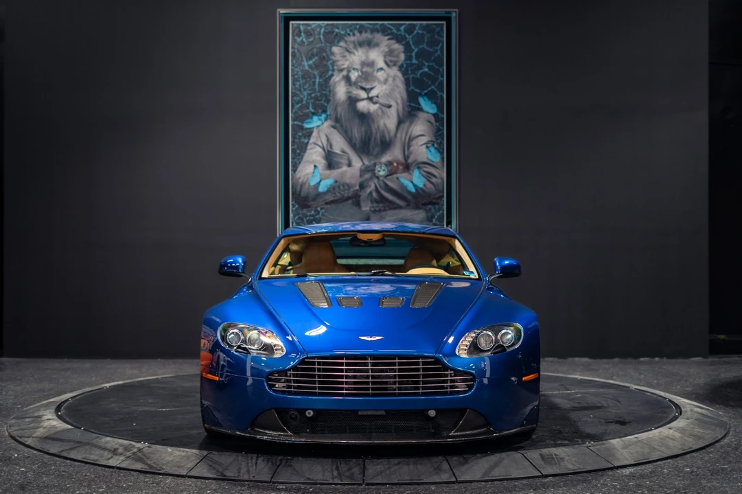 2011 Aston Martin Vantage - Image 24 of 31