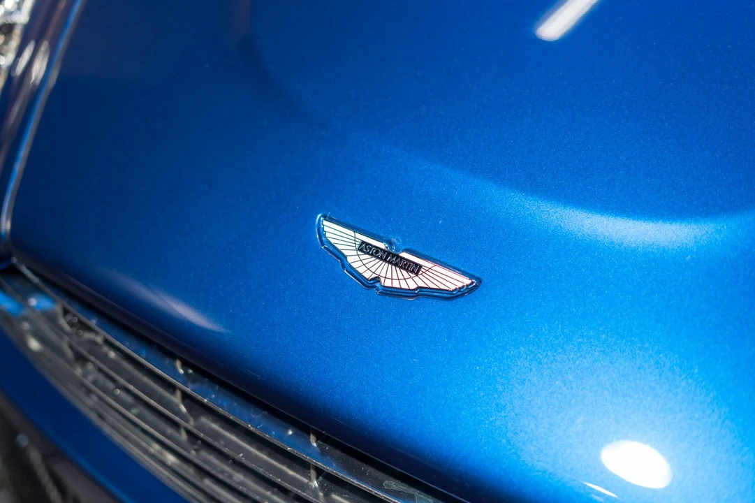 2011 Aston Martin Vantage - Image 26 of 31