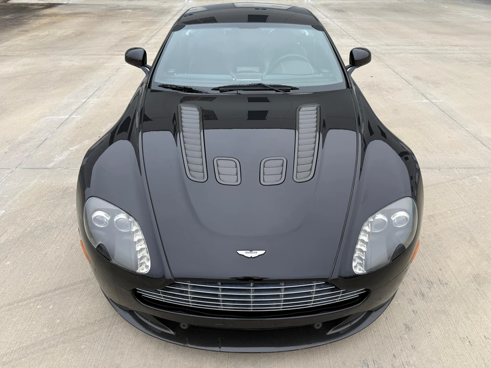 2011 Aston Martin V12 Vantage (2010-2018) - Image 8 of 31