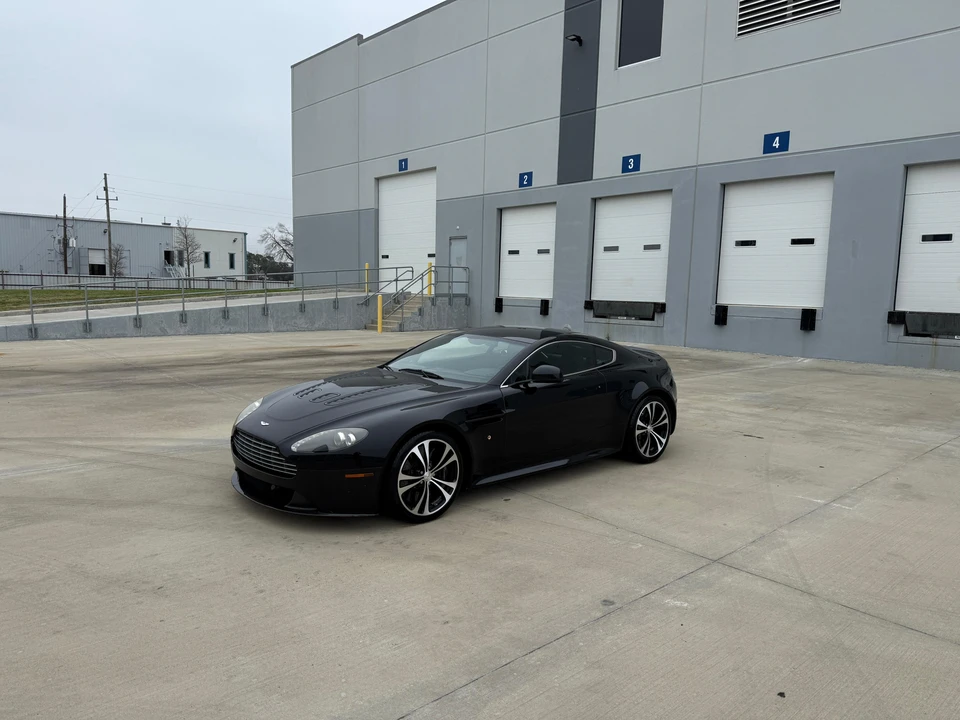 2011 Aston Martin V12 Vantage (2010-2018) - Image 10 of 31