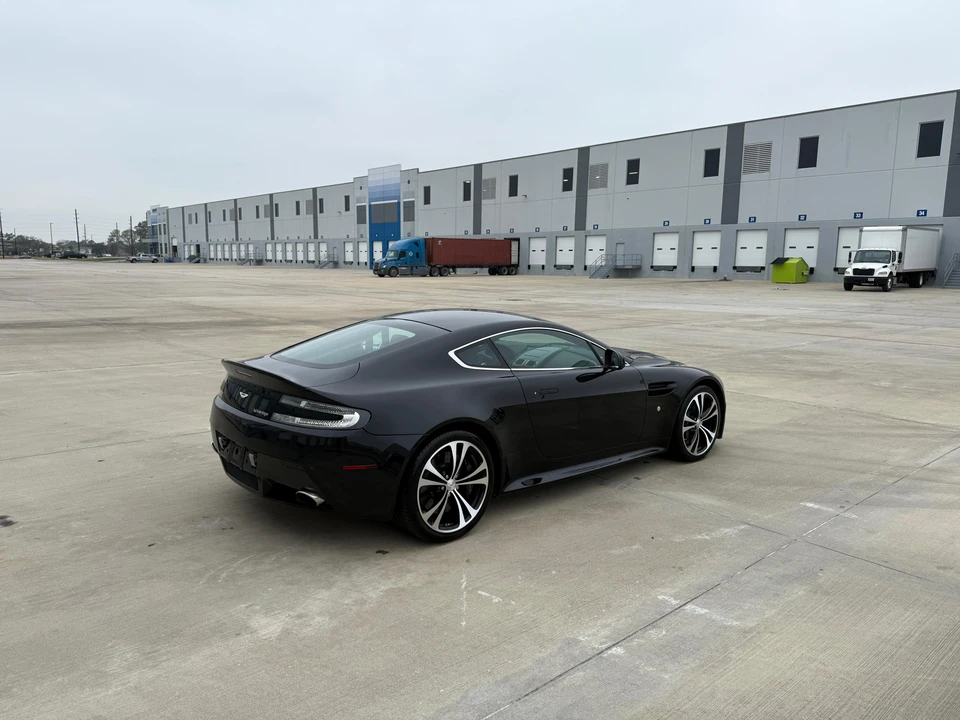 2011 Aston Martin V12 Vantage (2010-2018) - Image 17 of 31