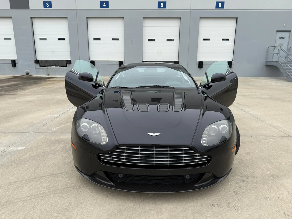 2011 Aston Martin V12 Vantage (2010-2018) - Image 7 of 31
