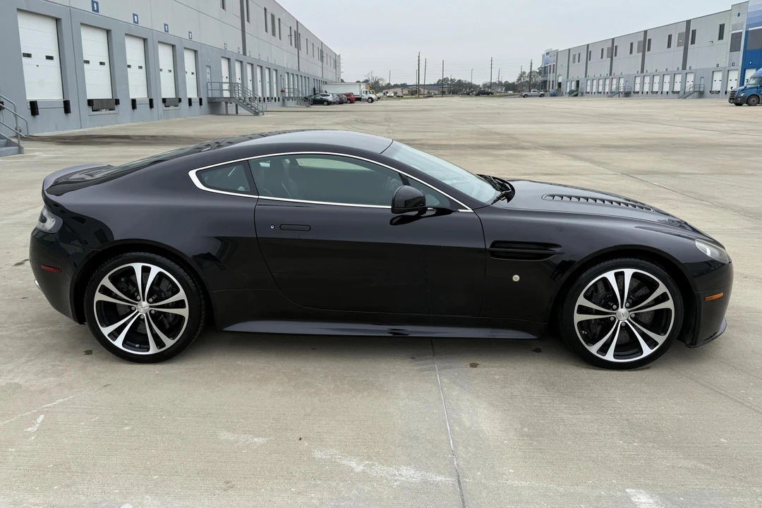 2011 Aston Martin V12 Vantage (2010-2018) - Image 3 of 31