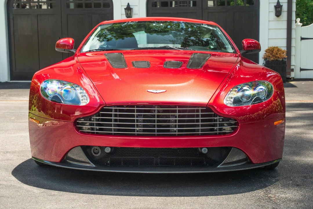 2011 Aston Martin Vantage - Image 2 of 31