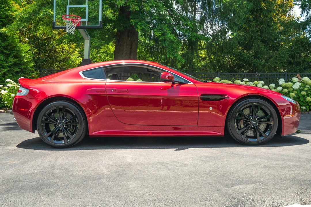 2011 Aston Martin Vantage - Image 3 of 31