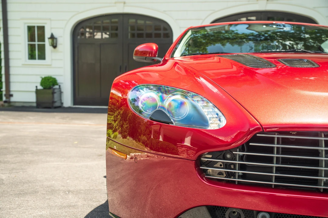 2011 Aston Martin Vantage - Image 11 of 31