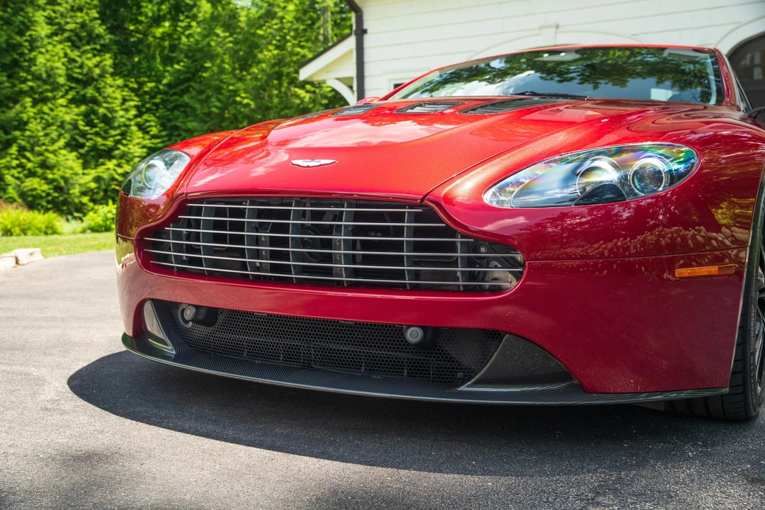 2011 Aston Martin Vantage - Image 12 of 31