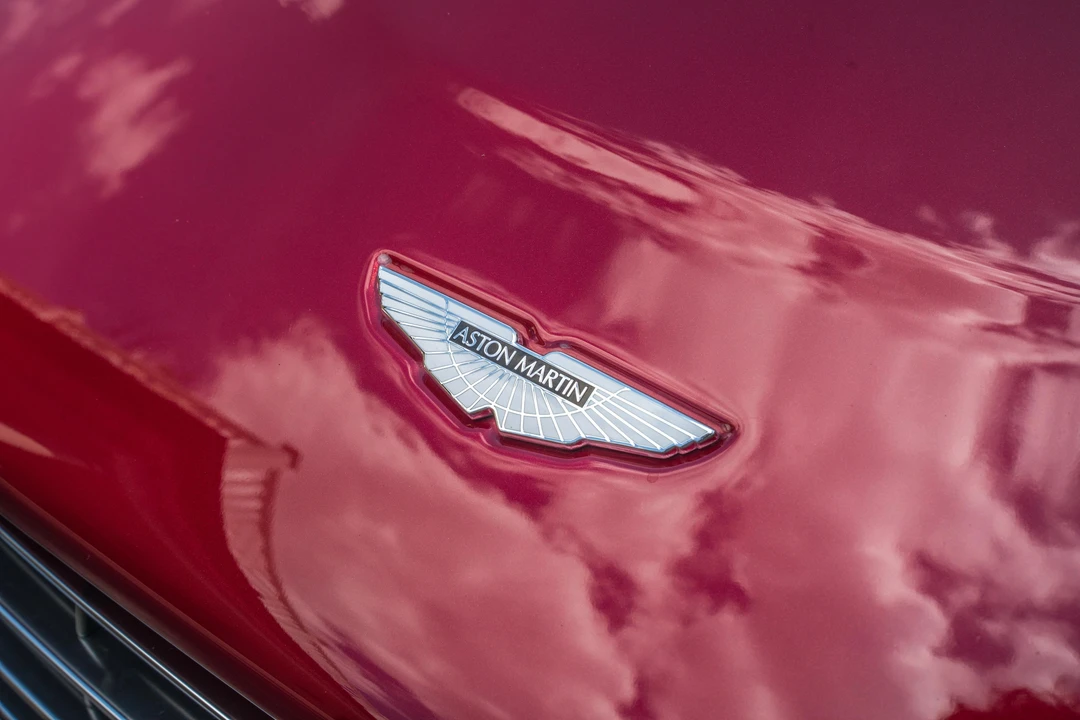 2011 Aston Martin Vantage - Image 14 of 31