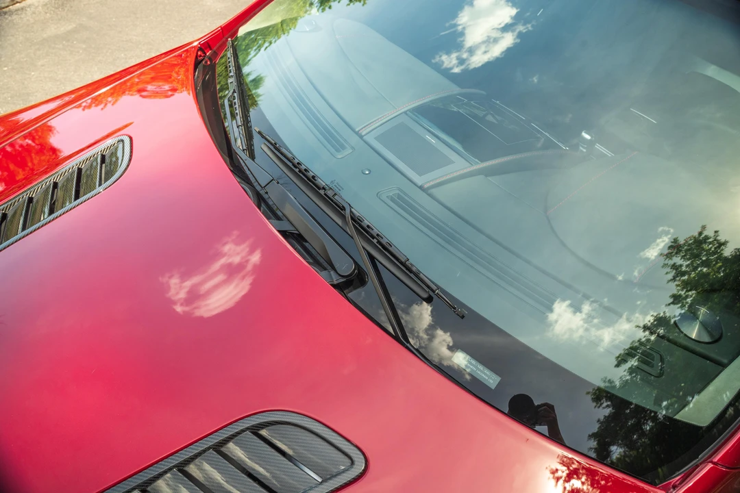 2011 Aston Martin Vantage - Image 22 of 31