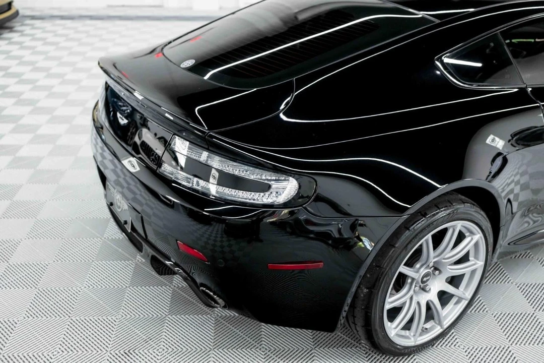2011 Aston Martin V8 Vantage (2006-2017) - Image 25 of 31