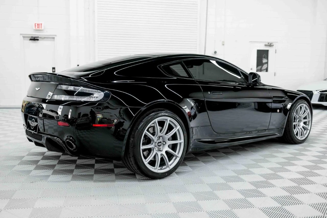 2011 Aston Martin V8 Vantage (2006-2017) - Image 7 of 31