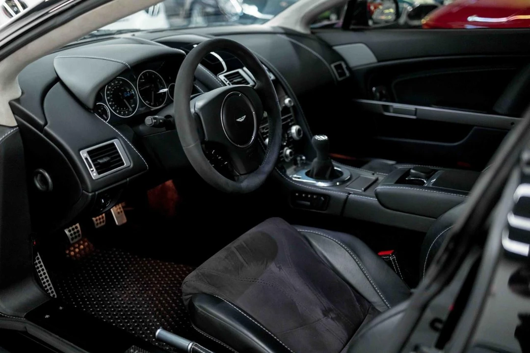2011 Aston Martin V8 Vantage (2006-2017) - Image 2 of 31